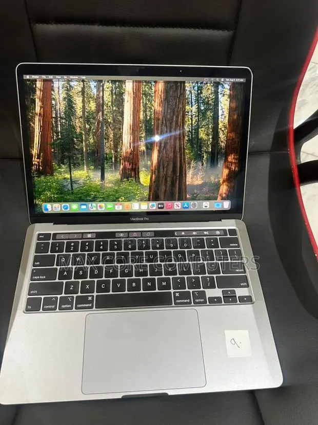 Laptop Apple MacBook Pro 2020 8GB Intel Core i5 SSD 256GB · Photo 1
