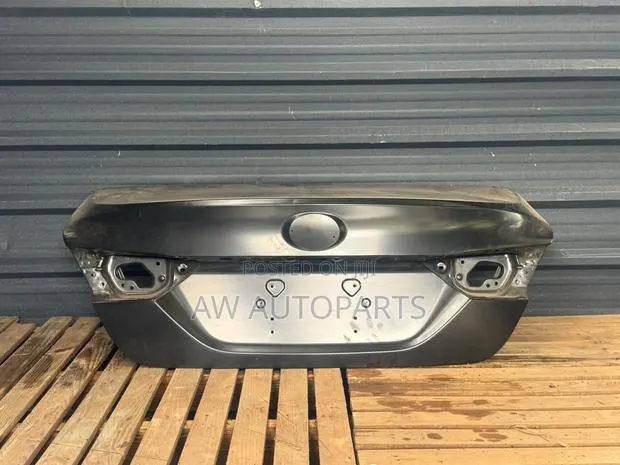 Toyota Camry 2018-2023 Boot · Photo 1