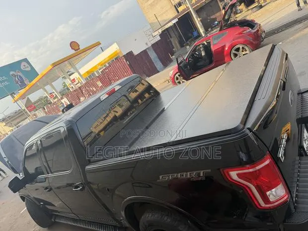 Ford F150 2016,2017,2018,2019,2020,2021,2022, Bucket Cover Available · Photo 1