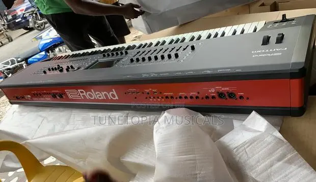 Roland Fantom 8 Synthesizer Workstation Keyboard. · Photo 1
