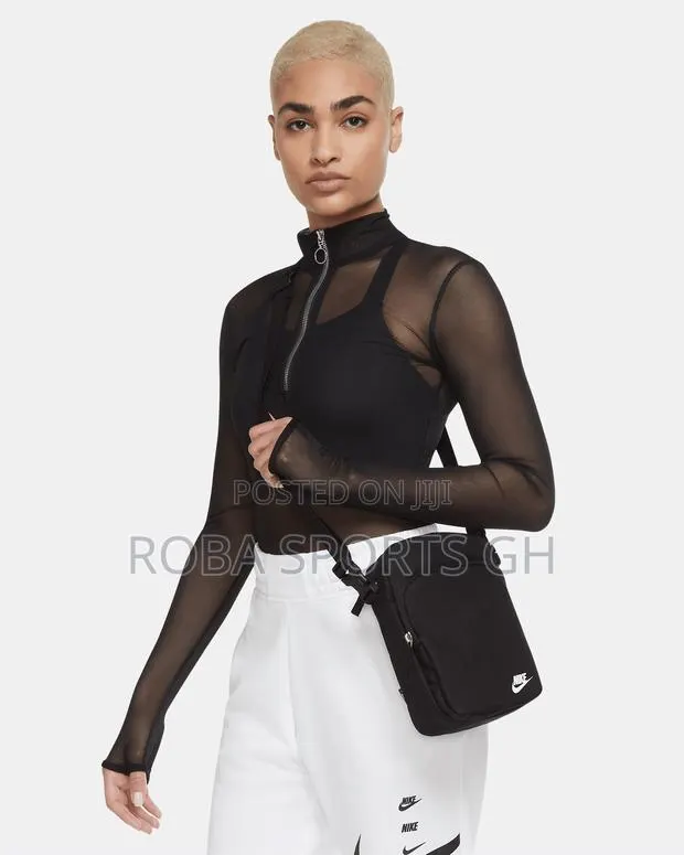 Nike Crossbody Bag · Photo 1