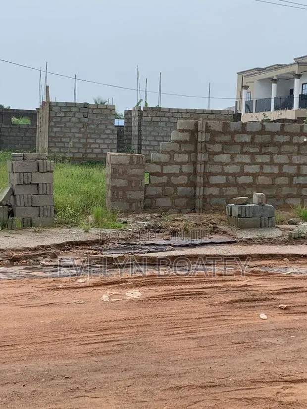 Chamber and Hall on a Plot of Land for Sale Millennium City · Photo 1