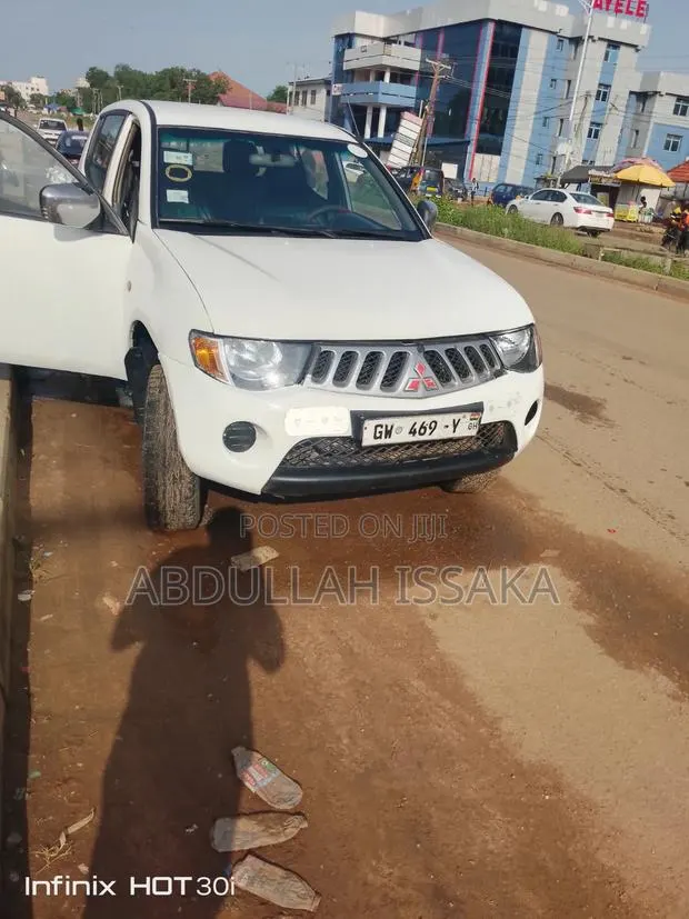 Mitsubishi L200 Club Cab 2.5 136hp 4WD 2007 White · Photo 8