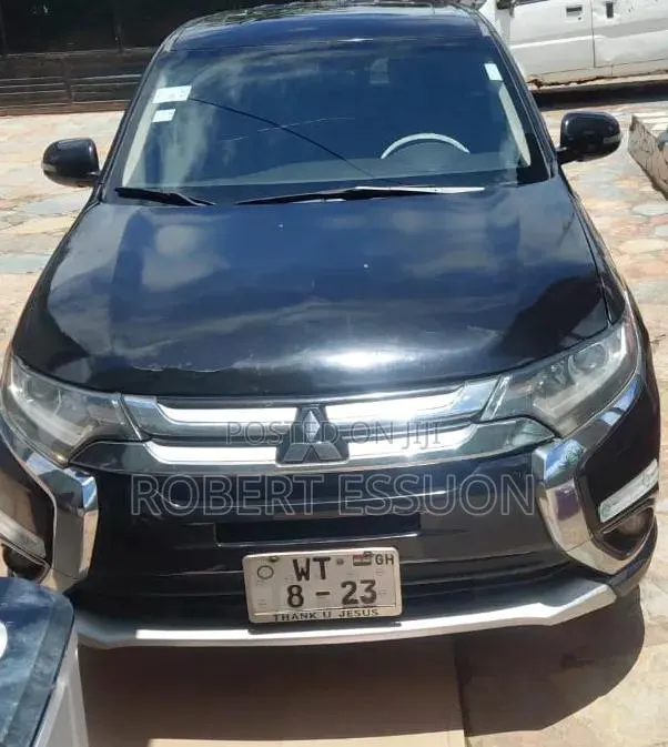 Mitsubishi Outlander 2019 Black · Photo 1