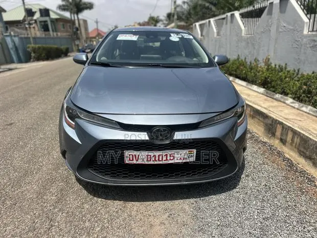 Toyota Corolla LE 2021 Gray · Photo 1