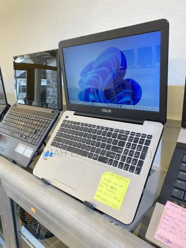 Laptop Asus X555LA 8GB Intel Core i3 SSD 256GB · Photo 1