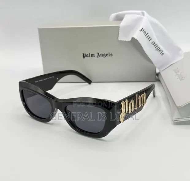 Palm Angels Canby Sunglasses In Black Acetate With Dark Grey Lenses. · Photo 1