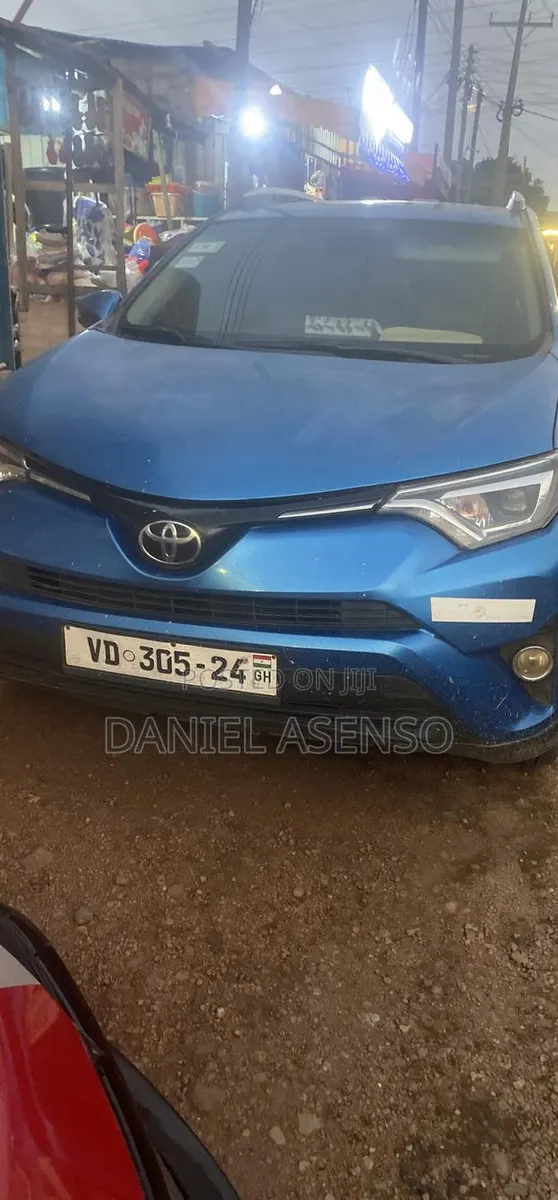 Toyota RAV4 2016 Blue · Photo 1