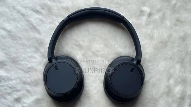 Sony WH-CH720n Noise Cancelling Headphones - Black · Photo 1