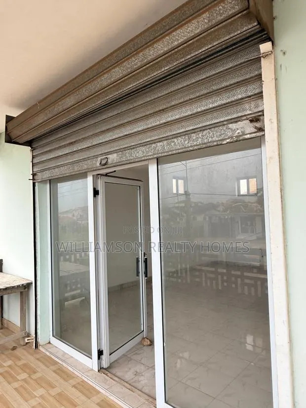 Road Side Shop/Store/Office Space/Showroom Wit an Extra Space,Spintex · Photo 1