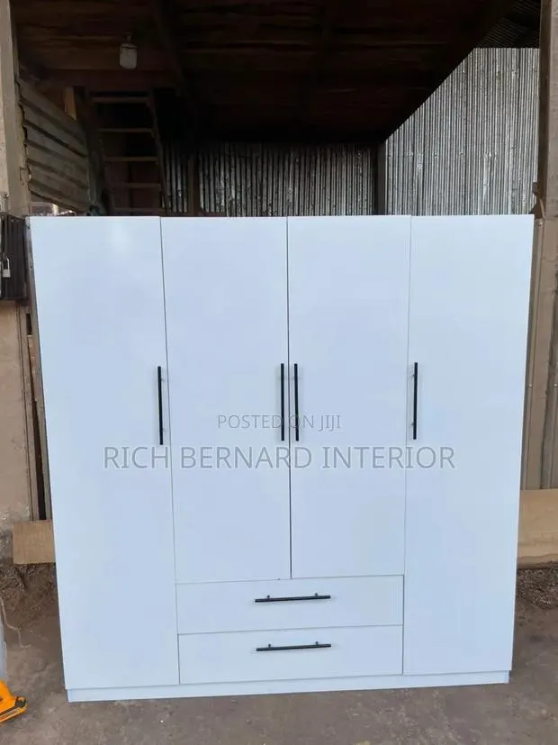 6feet by 6feet Foreign Laminated Wardrobe · Photo 1