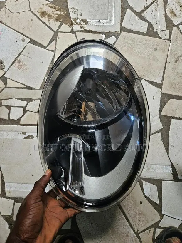 Vw Beetle Headlight Driver Side 2017 · Photo 1