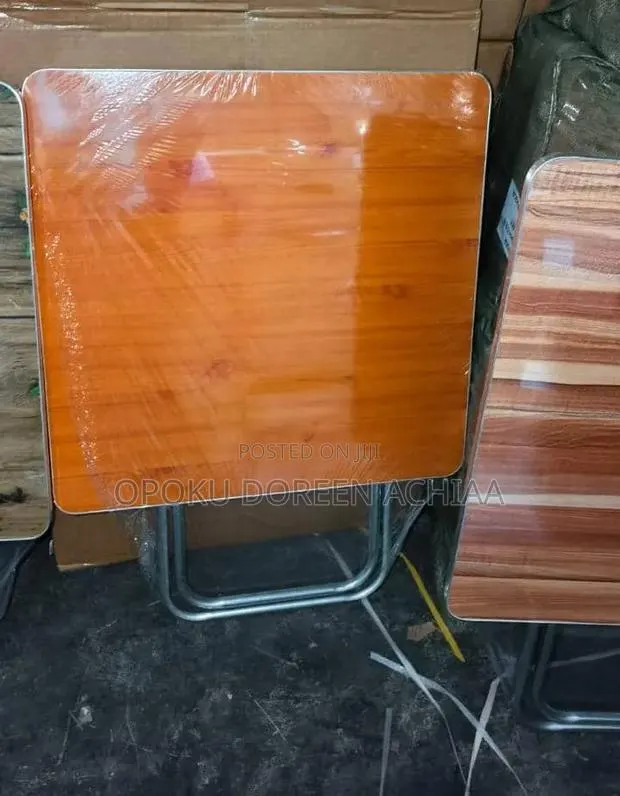 Foldable Table · Photo 1
