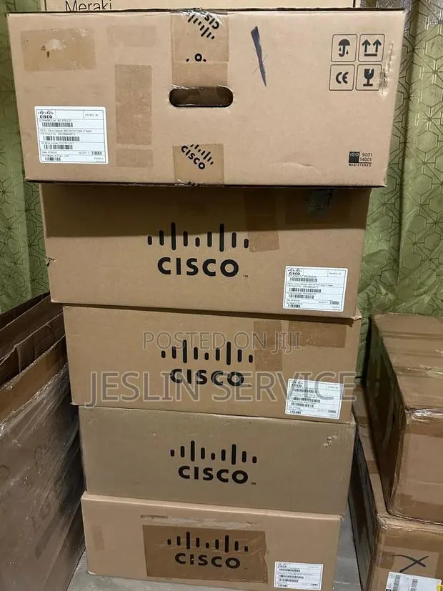 Cisco Catalyst 3850 48 Ports Data Ip Base · Photo 1