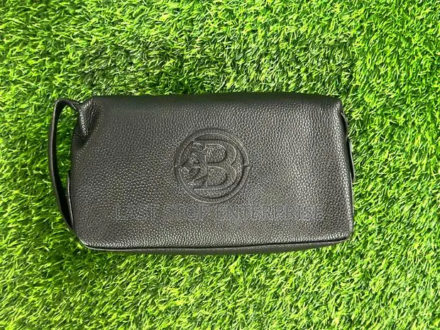 Quality and Classic Leather Hand Bag · Photo 1