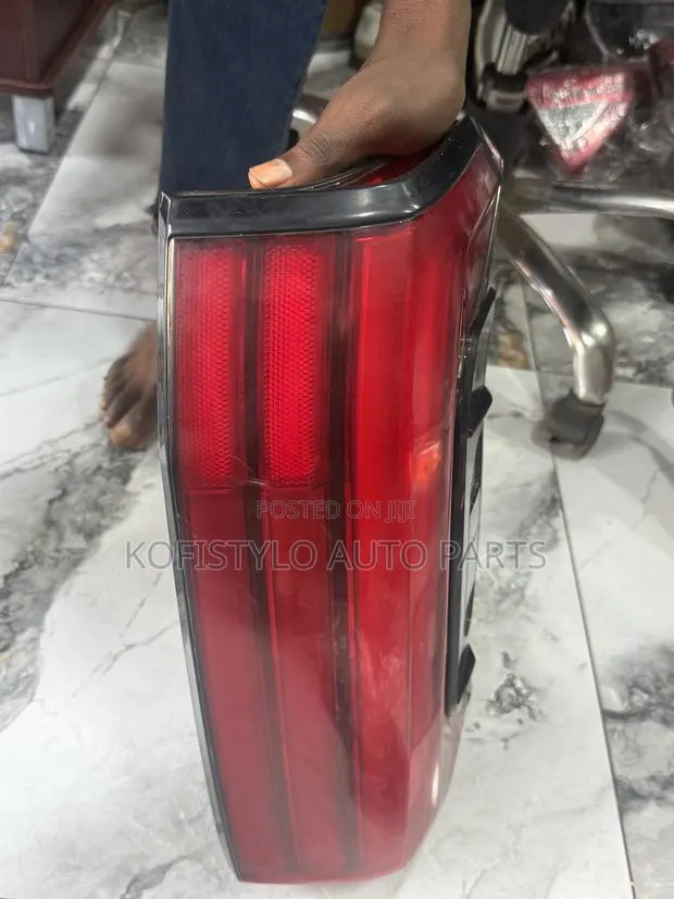 Toyota Tundra 2024 Taillight · Photo 1