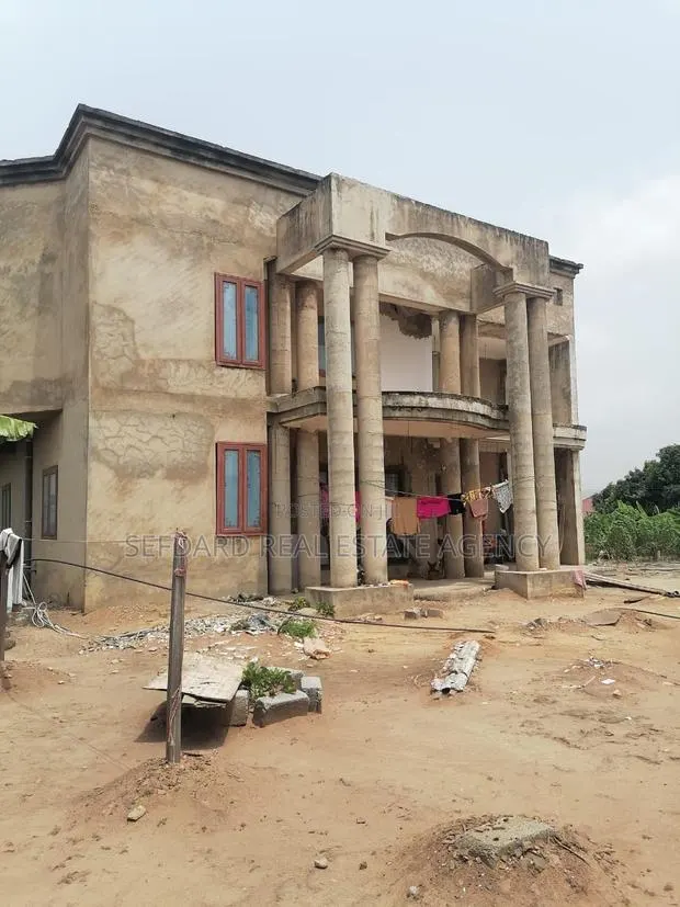 5bdrm Duplex in Sefdard Properties, Amasaman for sale · Photo 1