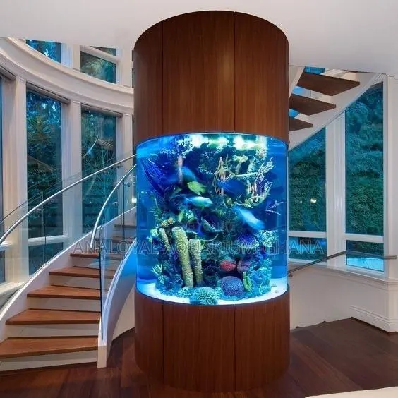 Cylinder Aquarium · Photo 1