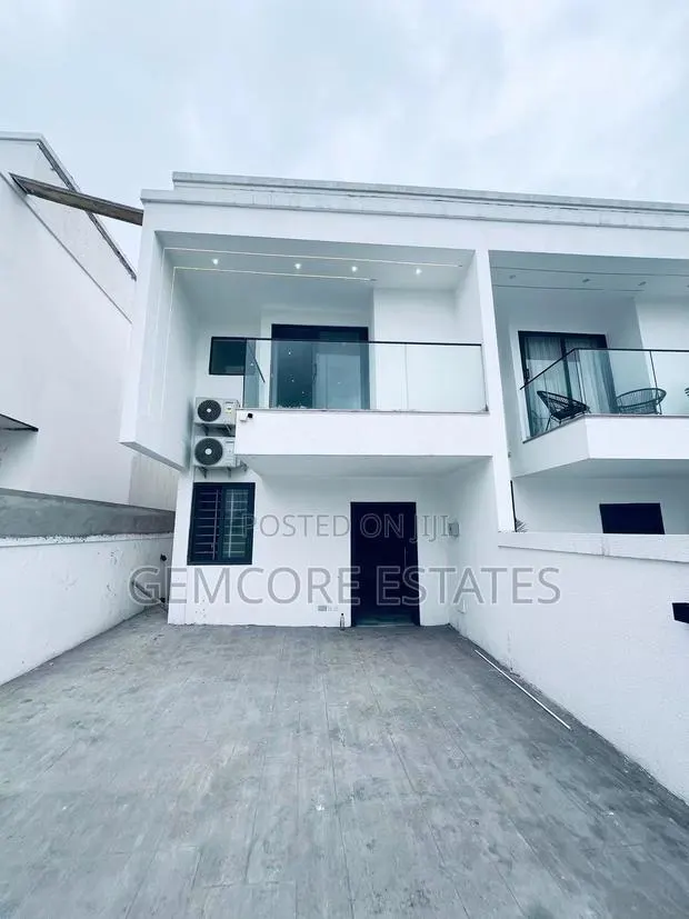 2bdrm Townhouse/Terrace in School Junction, Ashaley Botwe for sale · Photo 1