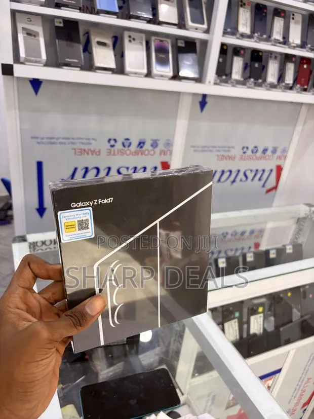 New Samsung Galaxy Z Fold7 256 GB Black · Photo 1