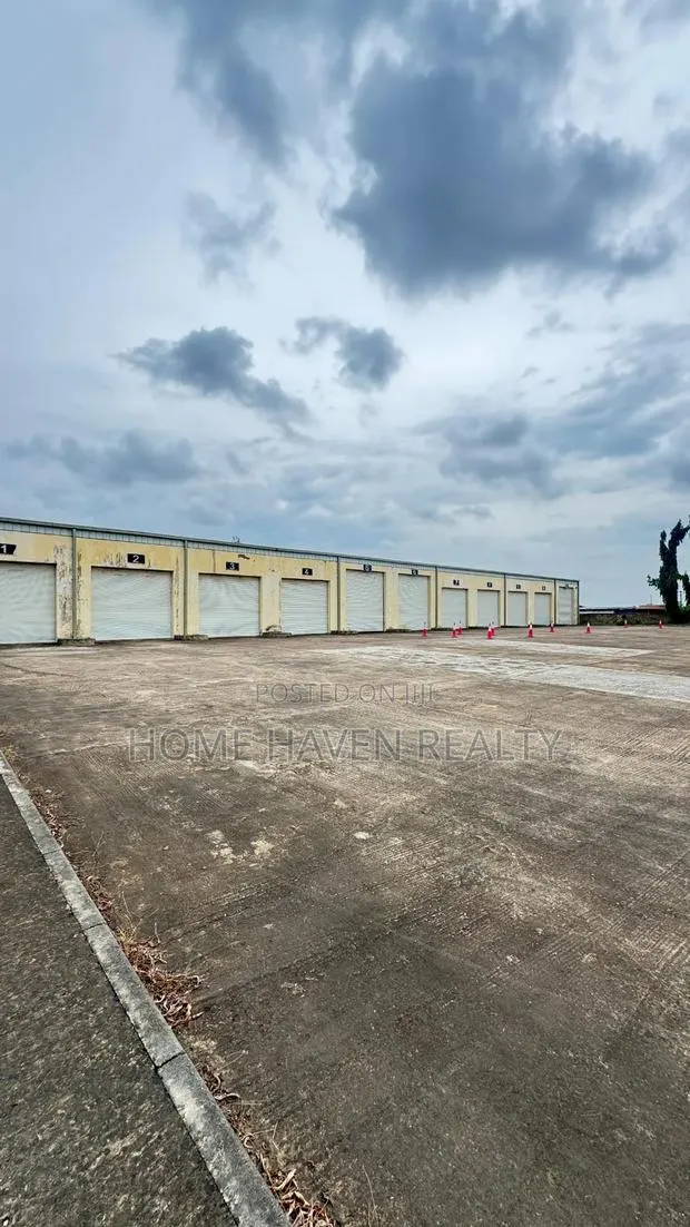 4000 Square Meter Warehouse for Rent at Amasaman Kutunse · Photo 1