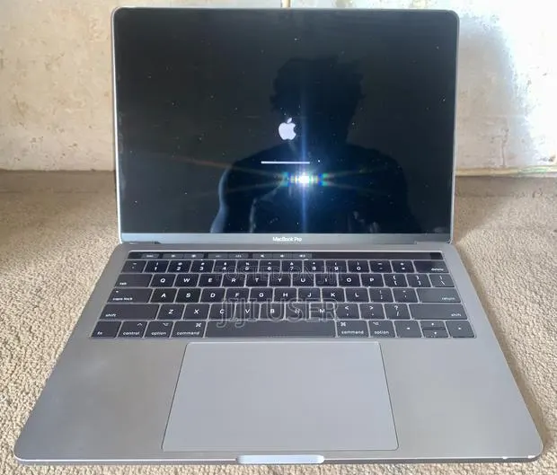 Laptop Apple MacBook Pro 16GB Intel Core i7 SSD 256GB · Photo 1