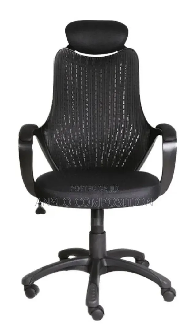 Comfortable Swivel Chair · Photo 1