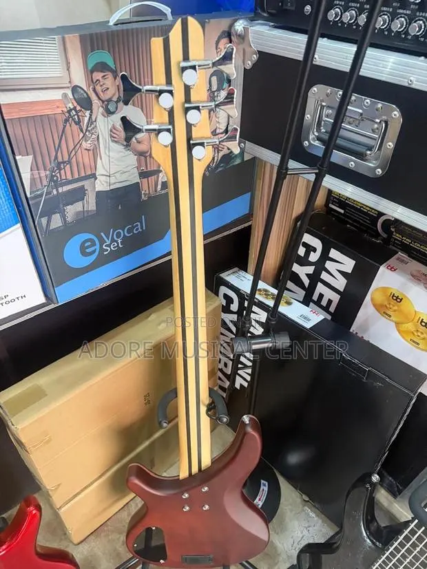Ibanez Gio Active Bass Guitar 5strings · Photo 1