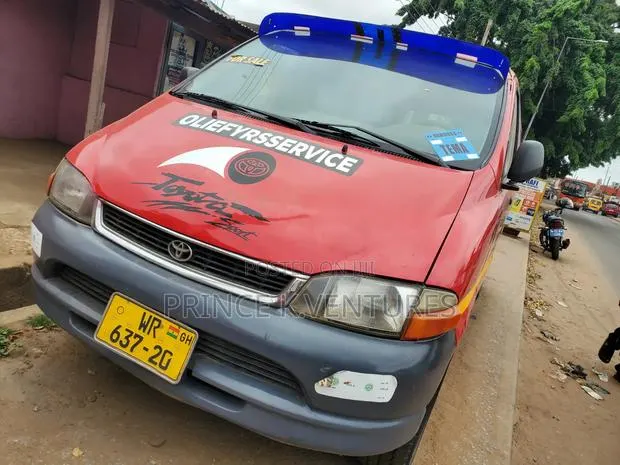 Toyota HiAce 2006 Red · Photo 1