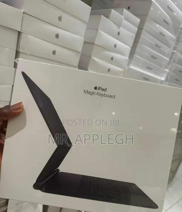 Apple Magic Keyboard 12.9inch · Photo 1