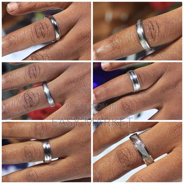 Silver Wedding Promise Ring · Photo 1