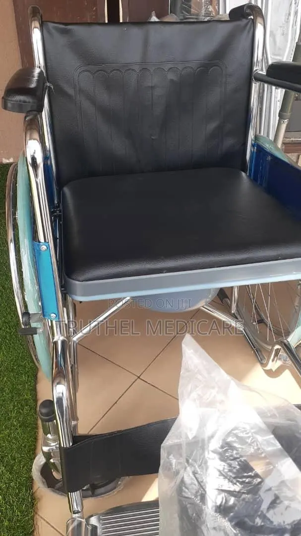 Executive Wheelchair - Short Back · Photo 1