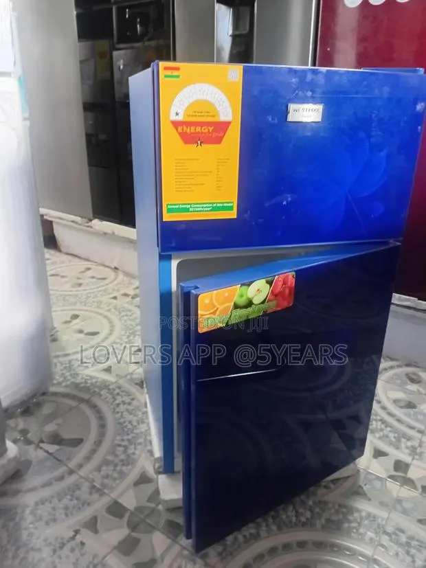 Blue Westpool Enjoy Freshness Mini Fridge. · Photo 1
