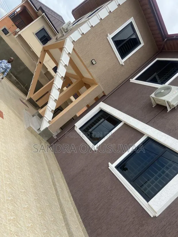 Furnished 4bdrm Duplex in Pokuase for sale · Photo 1