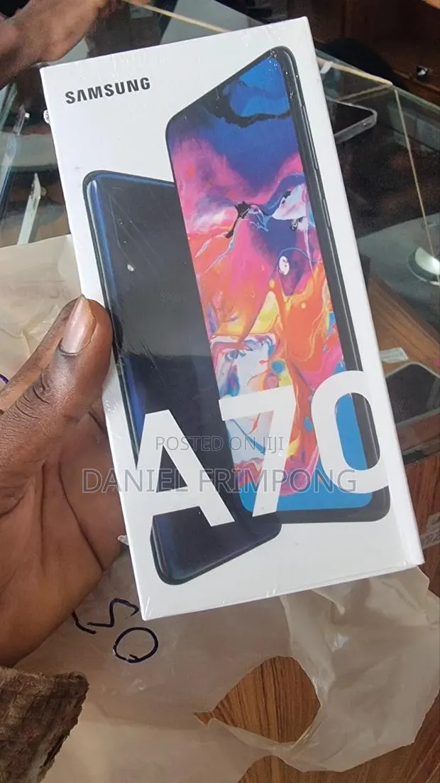 New Samsung Galaxy A70 128 GB Black · Photo 1