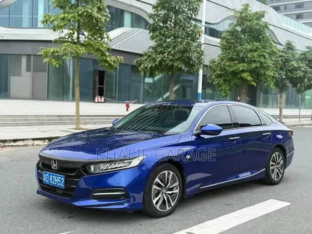 Honda Accord Sport (2.0L 4cyl Turbo 6M) 2019 Blue · Photo 2