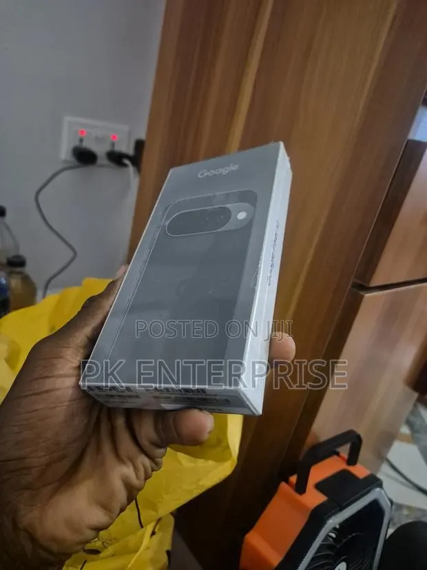 New Google Pixel 10 128 GB Black · Photo 1