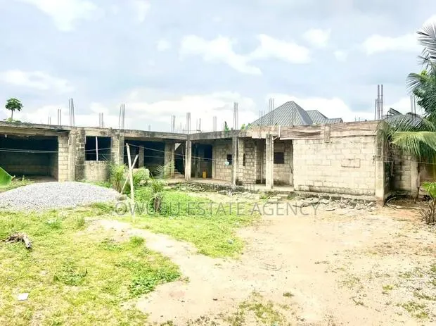 9bdrm House in Asokore Mampong, Kumasi Metropolitan for Sale · Photo 2