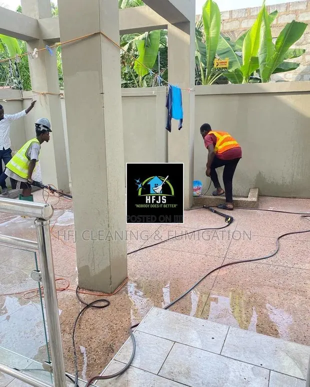 Compound Power Washing Cleaning · Photo 1