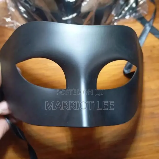 Black Mask · Photo 1