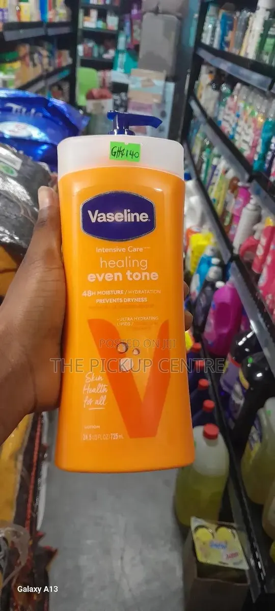 Vaseline Intensive Care Even Tone Body Lotion 725ml · Photo 1