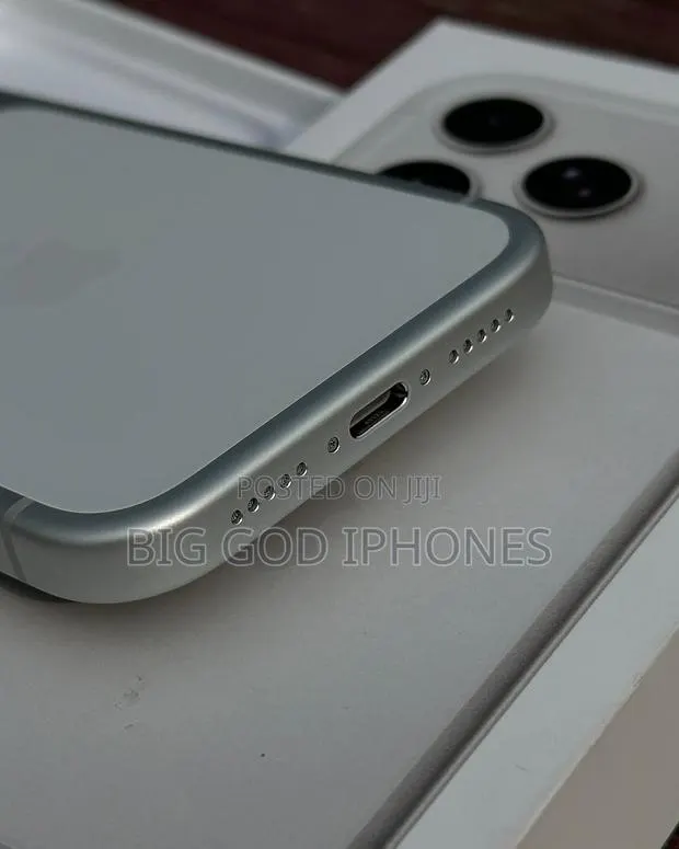 Apple iPhone 17 Pro 512 GB Silver · Photo 1