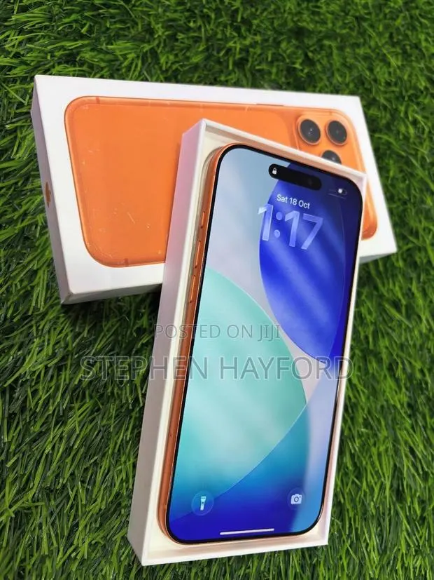 Apple iPhone 17 Pro Max 512 GB Orange · Photo 1
