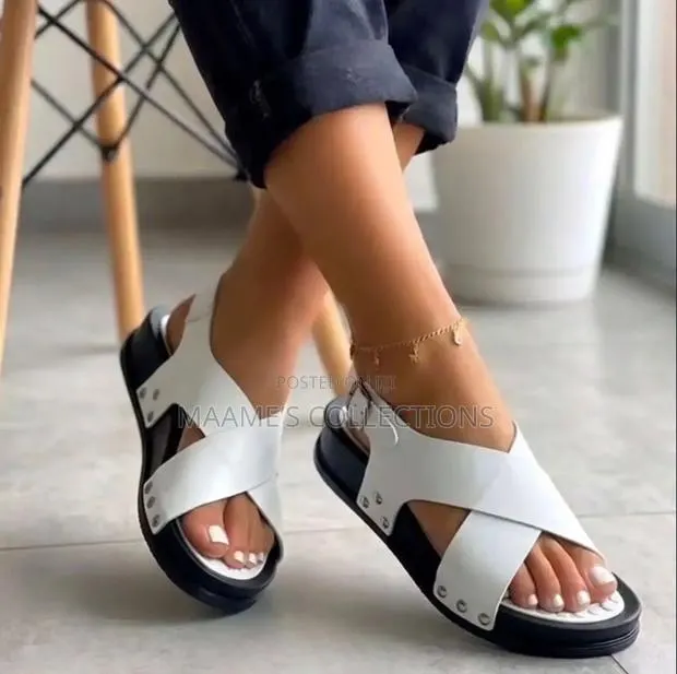 Women’s Cross-Strap Platform Sandals · Photo 1