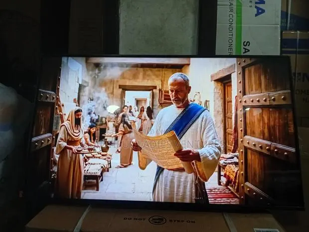 Samsung 43” Smart Tv With Wide Viewing Angle · Photo 1