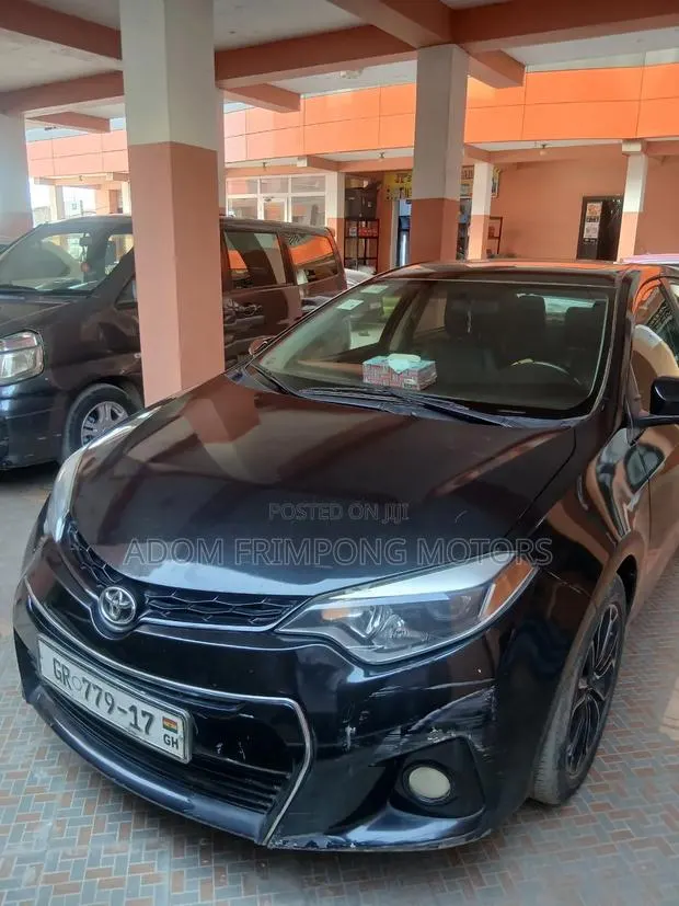 Toyota Corolla 2015 Black · Photo 1