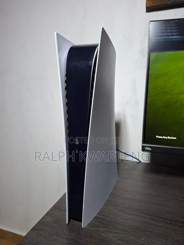 PS5 Digital WITH 10 Games · Photo 1