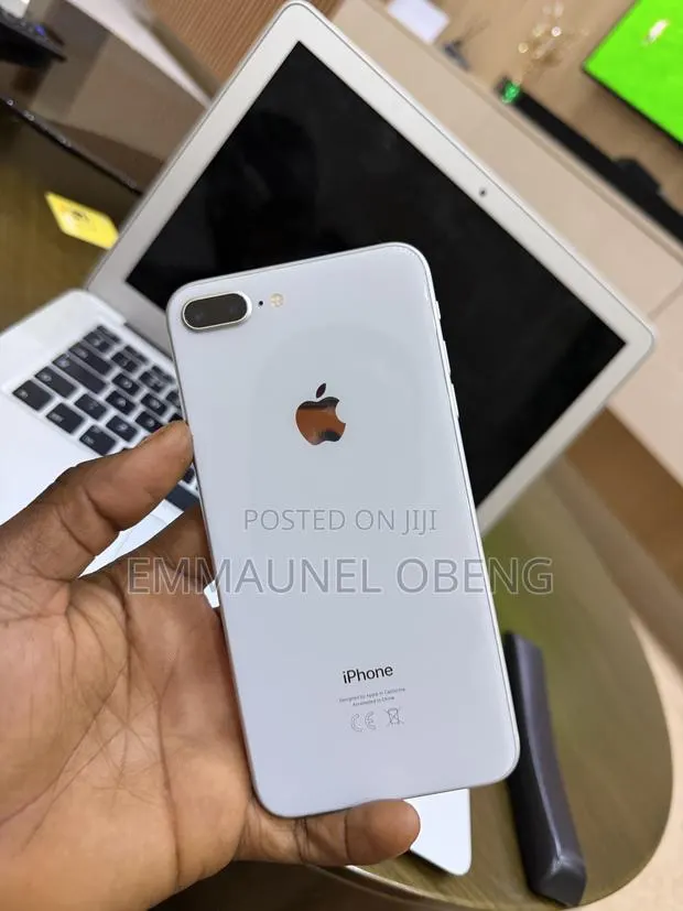 Apple iPhone 8 Plus 64 GB White · Photo 1