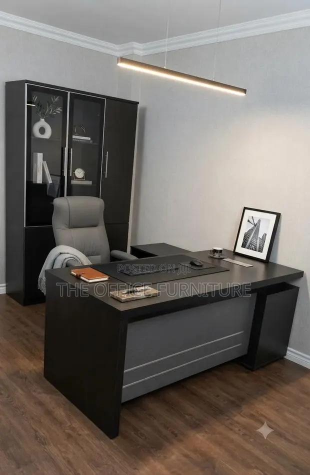 Executive 1.6 L-Shape Desk · Photo 1