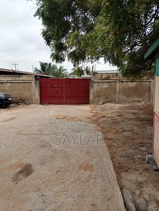 3 Plots Direct on a Tarred Roads at a T Junction Comm10 · Photo 1